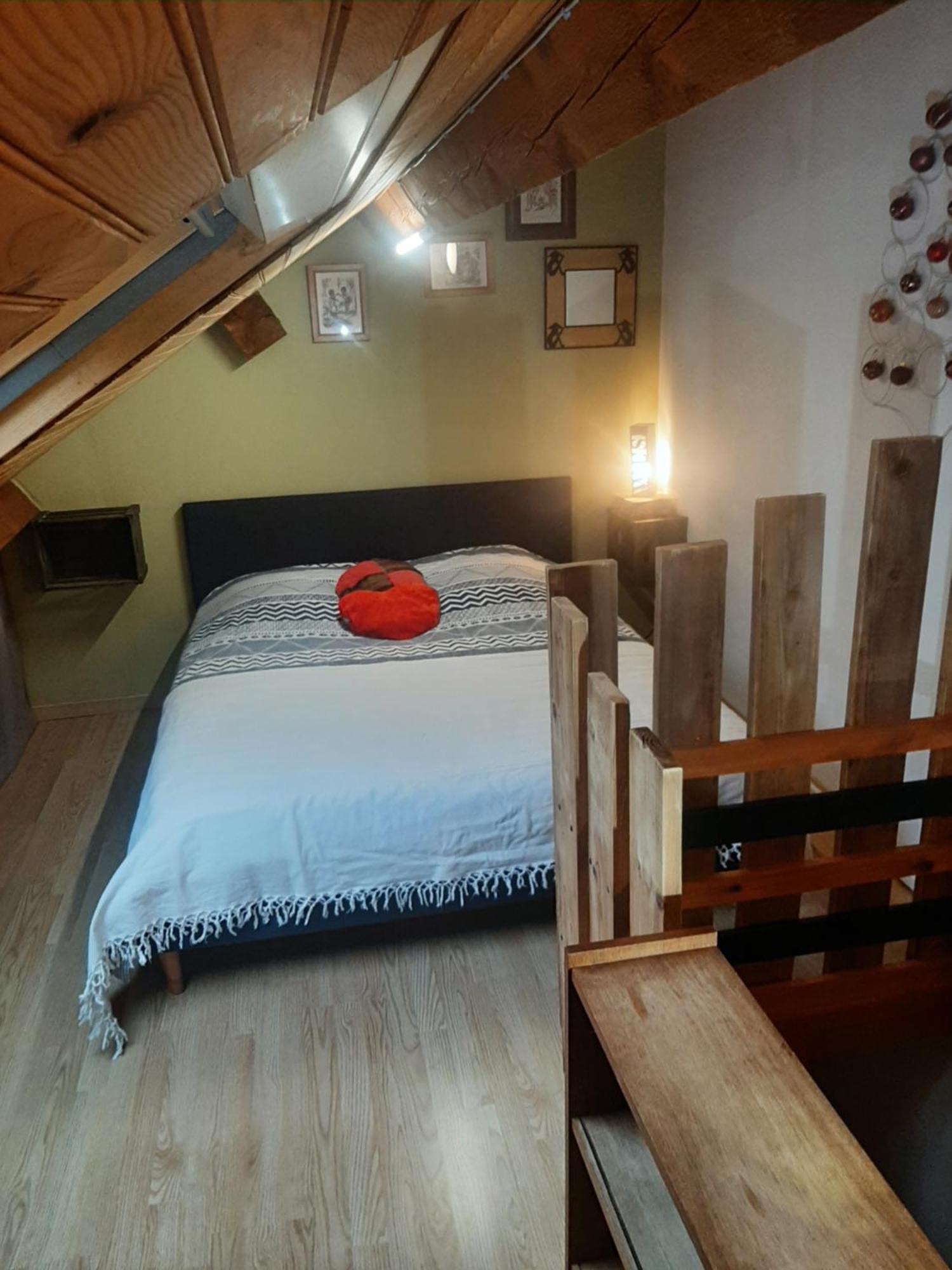 Gites, Les Jonquilles, Le Sagard Et Bungalow Les Brimbelles, Nature Et Detente La Houssiere ภายนอก รูปภาพ